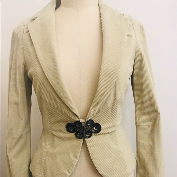 Blazer - Picture 1 of 8